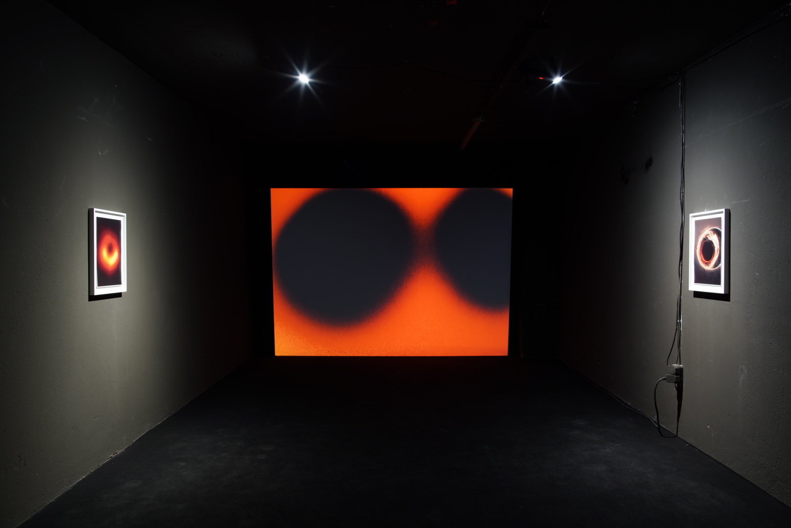 Stephan Machac GRAVITATIONAL WAVES (WITHOUT GRAVITY TEARS DON'T FALL) - Volume 2, 2022 2022 Installation view - GRAVITATIONAL WAVES (WITHOUT GRAVITY TEARS DON'T FALL) Volume 2, 2022