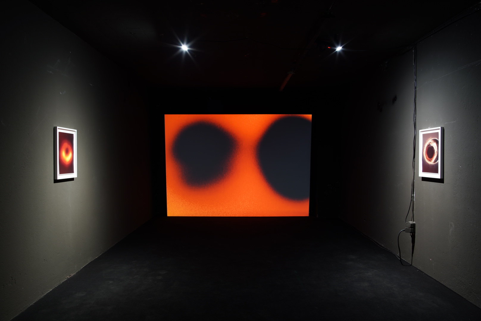Stephan Machac GRAVITATIONAL WAVES (WITHOUT GRAVITY TEARS DON'T FALL) - Volume 2, 2022 2022 Installation view - GRAVITATIONAL WAVES (WITHOUT GRAVITY TEARS DON'T FALL) Volume 2, 2022